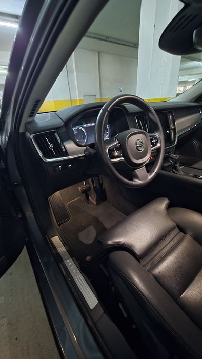 Volvo S90 D4 Geartronic (190 cv) | 2019 | Apenas 60.000 km | Como Novo