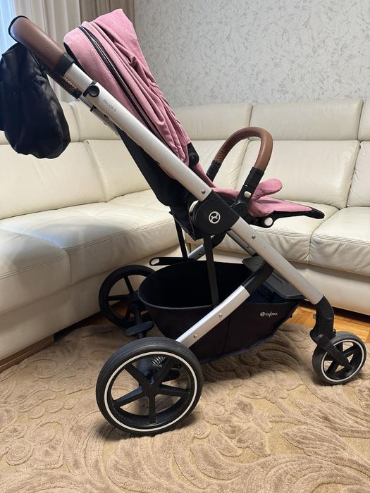 Продам коляску cybex