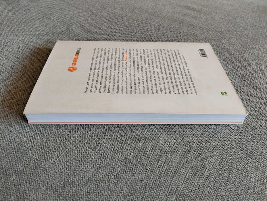 Livro "Freakonomics" de Steven D. Levitt & Stephen J. Dubner