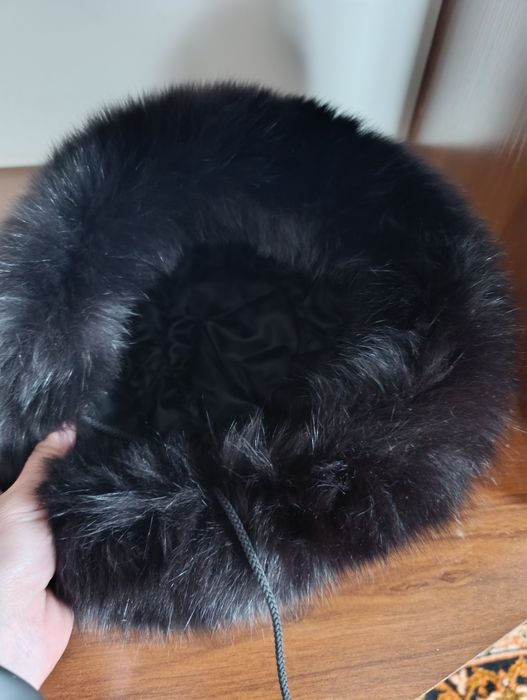 Шапка з хутра песця жіноча