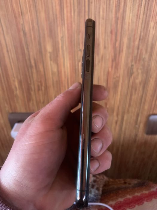 Продам Iphone 11pro max