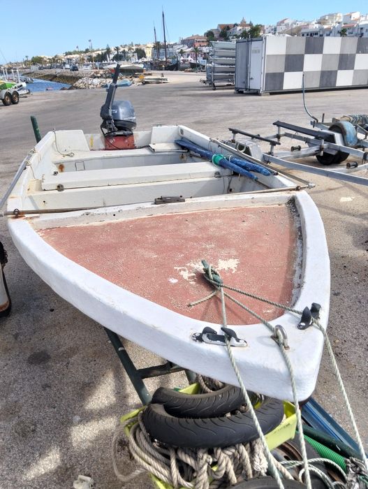 Vende-se Barco 4m com motor Yamaha 25hp com Trim e arranque elétrico | tudo em bom estado