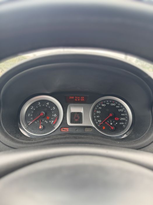 Renault Clio 1.1 75cv – 2007 – 5 portas. Preço Negociável