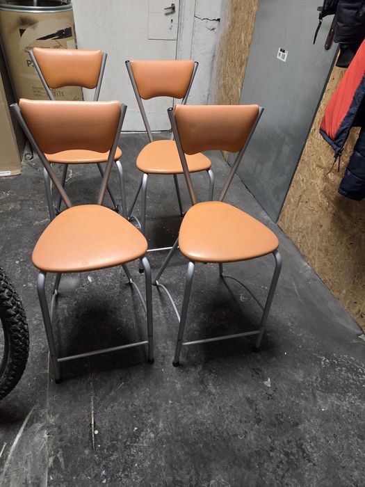 Krzesla kuchenne hokery