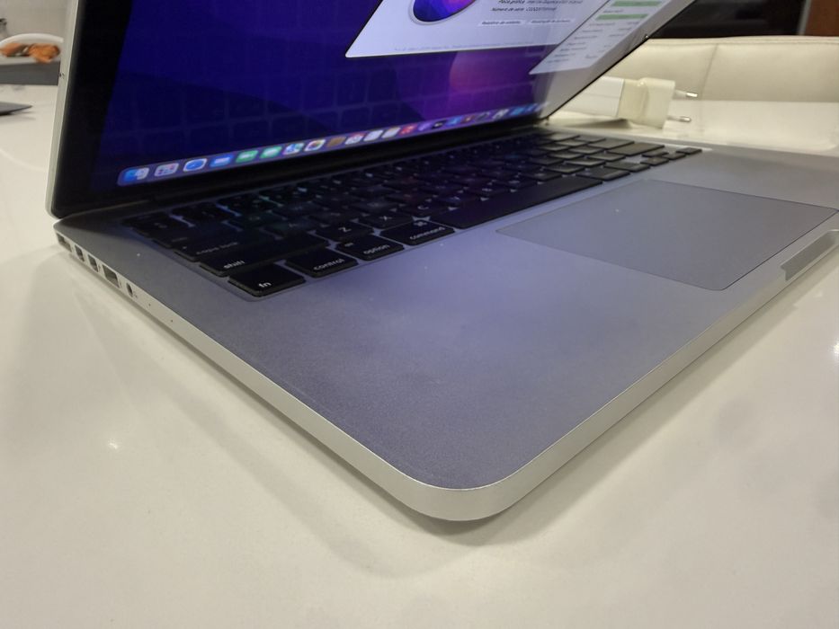 MacBook Pro 13" Retina i7 ( 16gb/256gb) Early 2015