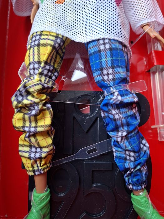 Лялька Барбі БМР