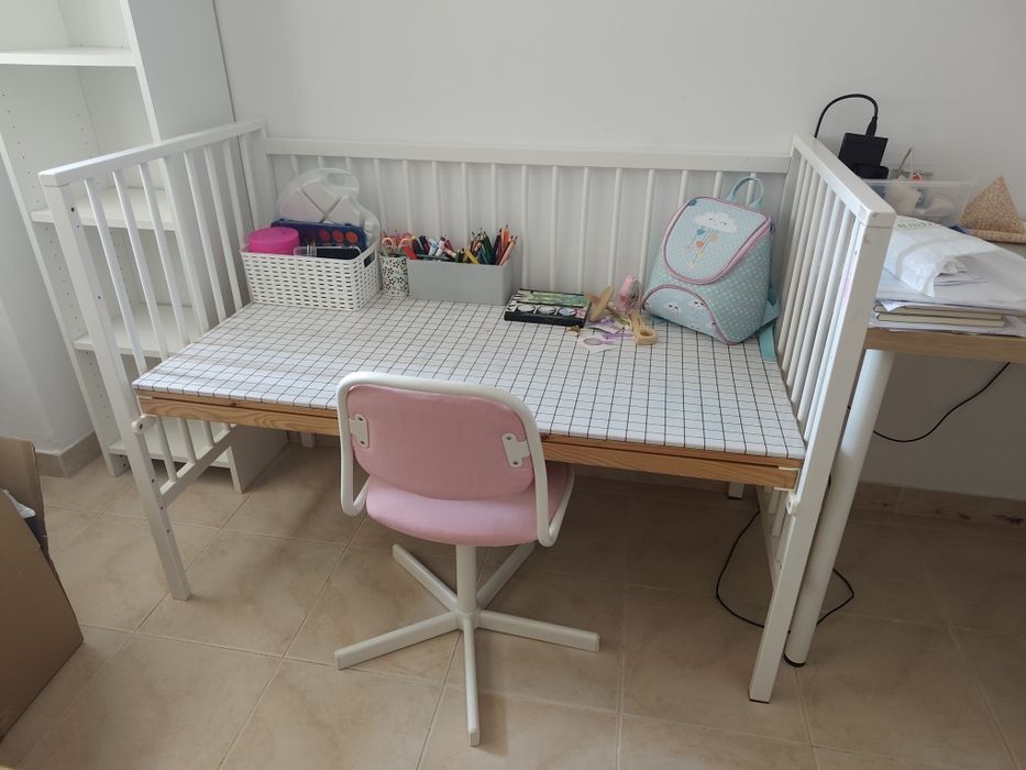 Secretaria feira de cama de grades + cadeira