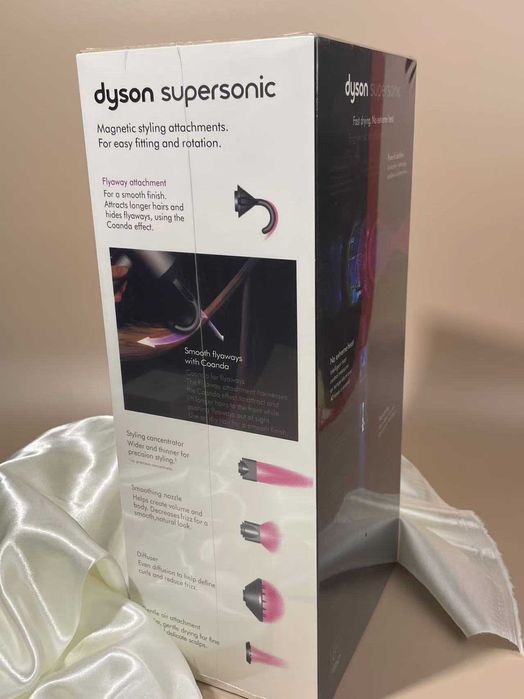 Stan idealny suszarka do włosów Dyson prezent-Nowa