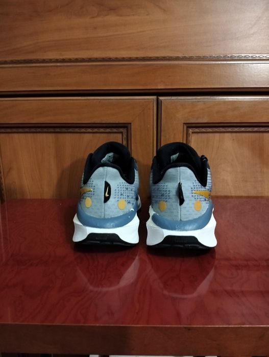 Взуття, кросівки Nike .