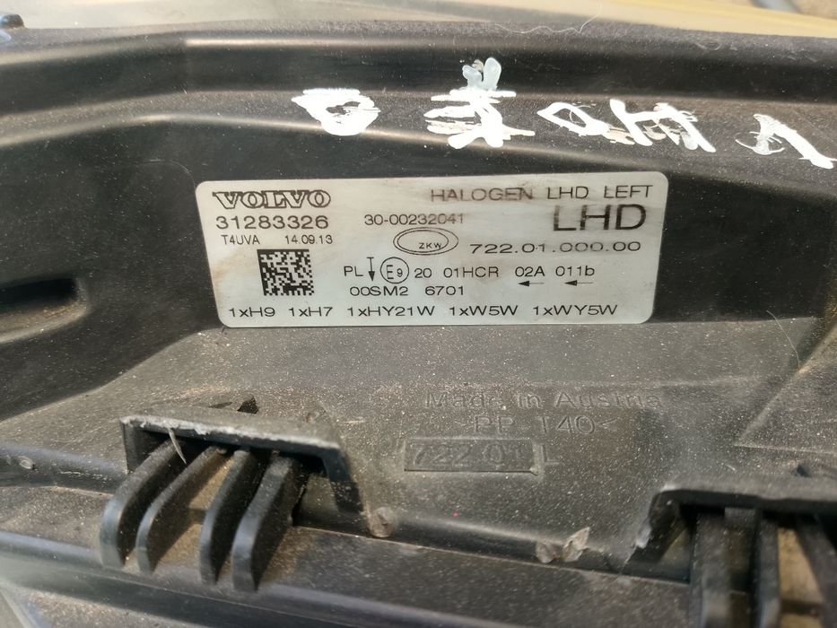 Farol esquerdo Volvo V40/ 31283326
