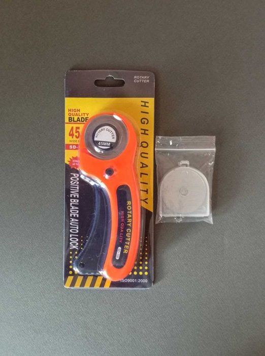 Ніж для розкрою дисковий 45 мм, 3 запасних лез в комплекті