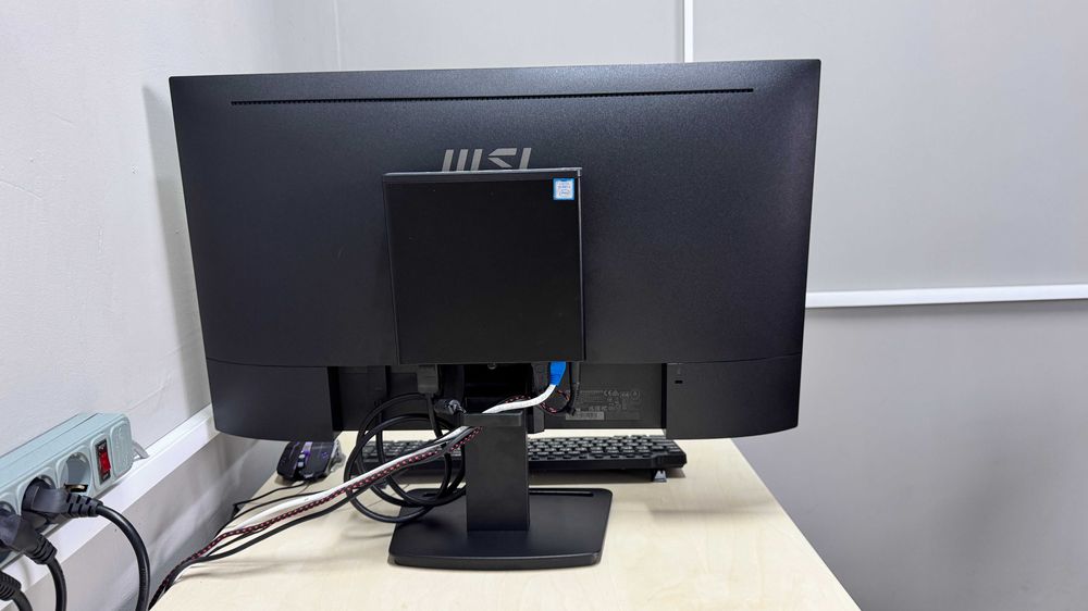 Моноблок для роботи MSI 27" EliteDesk 800 G3 Core i5-6500T 8/256GB