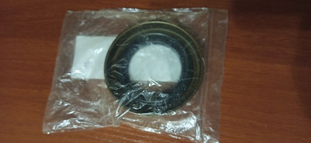 Сальник заднего моста.  MERCEDES-BENZ A0249979947.