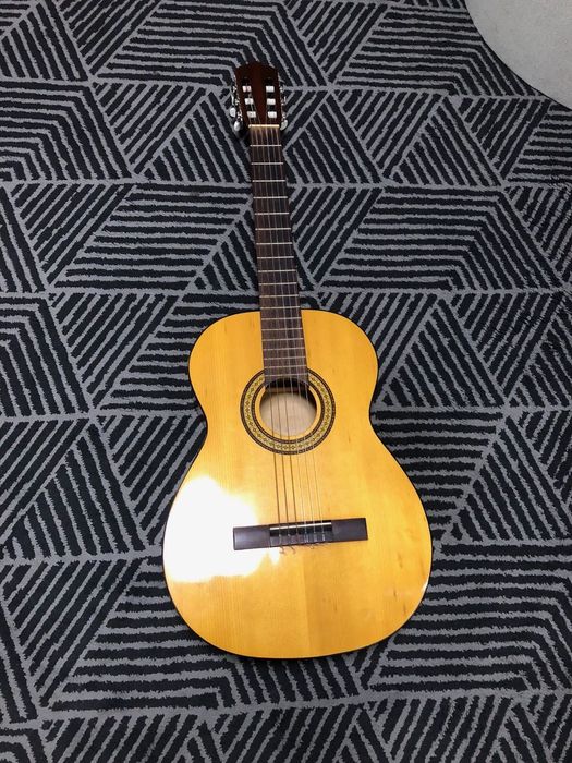 Na sprzedaż gitara klasyczna Resonata Musima. Rok: 1988. Cena: 580 PLN
