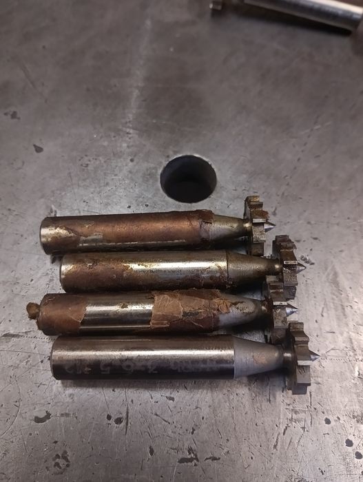 Frez teowy trzpieniowy HSS do rowków Woodruffa 16.5x3