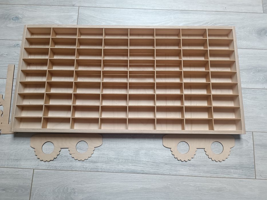 Półka na samochodziki