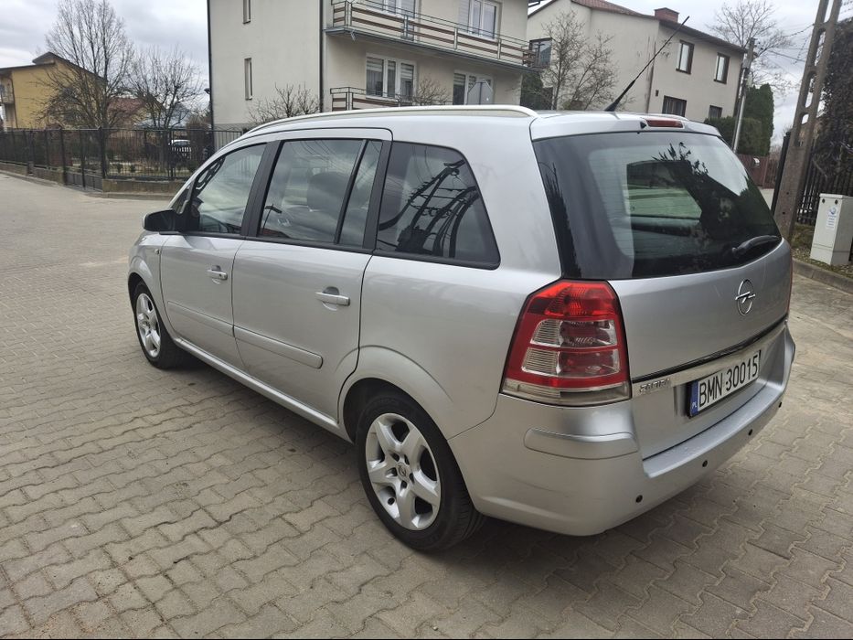Opel Zafira benzyna +gaz 7 miejsc mogę zamienic