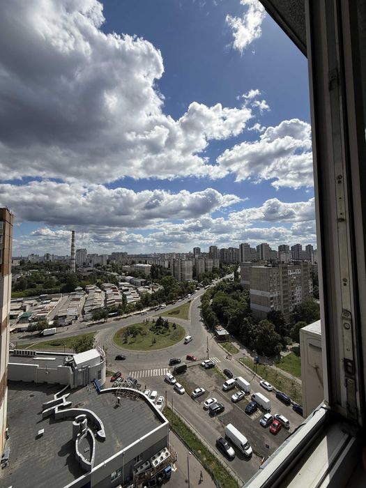 Продаж 4к квартири з євроремонтом та меблями Виноградар Порика 7А