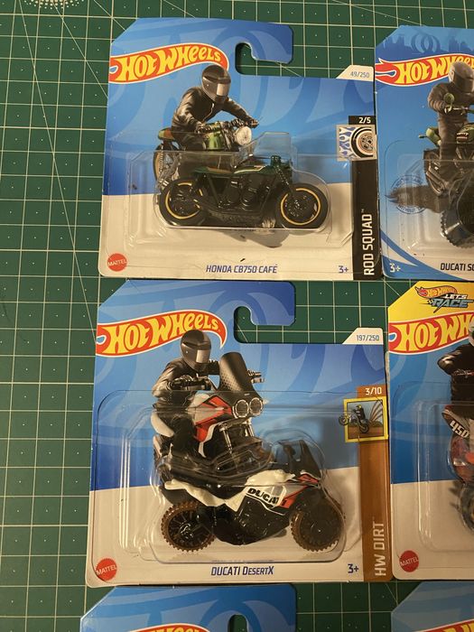 Hot Wheels lote motas