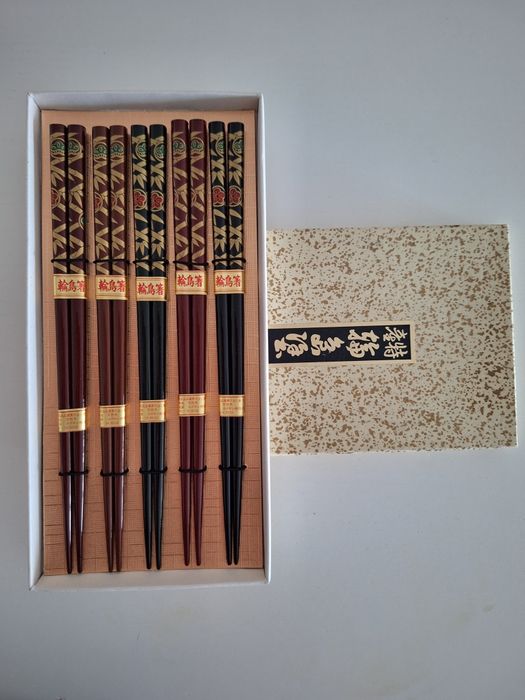 Conjunto de pauzinhos japoneses