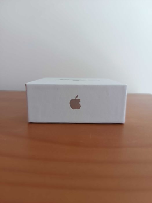 Airpods 4 ( Apple)