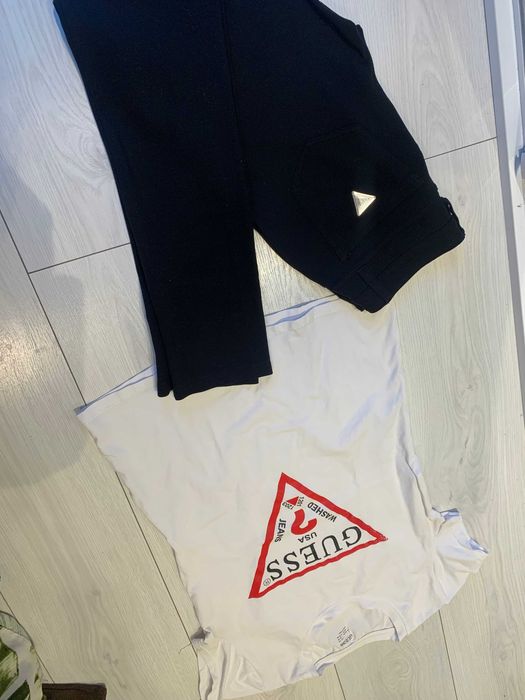 guess spodnie i t-shirt 20zł rozmiar s