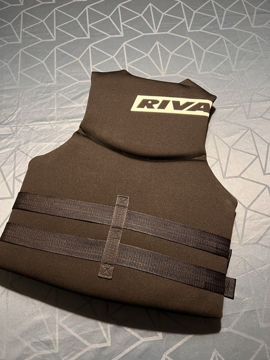 Colete mota de agua Riva tamanho M