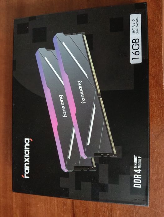 Нова оперативна пам'ять DDR4 з підсвіткою