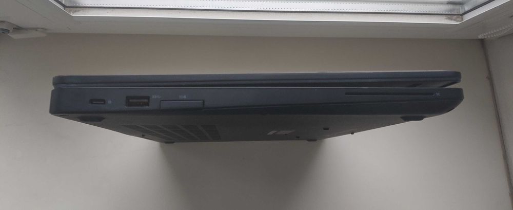 Dell Latitude 5580 15.6" i5-7300u 3.2GHz 8GB ssd 256GB FHD+IPS