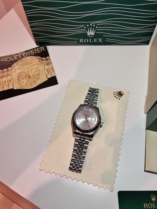 Rolex Datejust 41 – Silver Dial & Jubilee