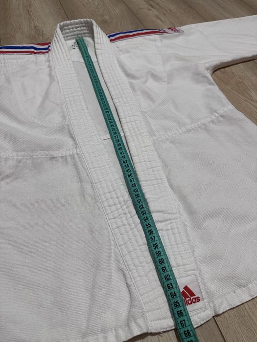 Кимоно Adidas, пояса, защита на ноги карате шлем