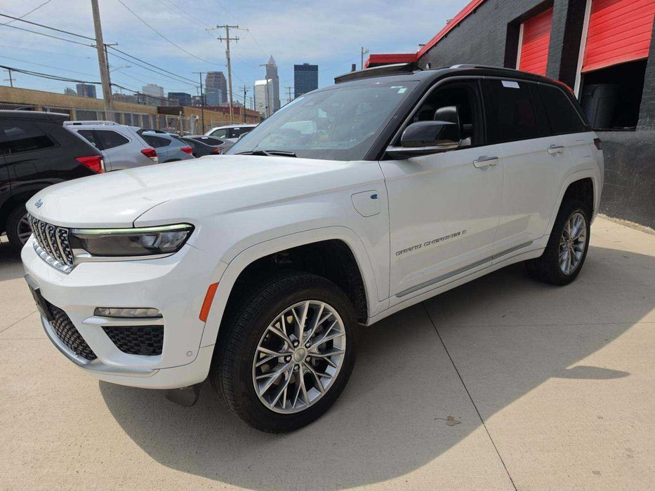 Jeep Grand Cherokee 4xe Summit 2023 | 375 к.с. | Пневмо | Масаж