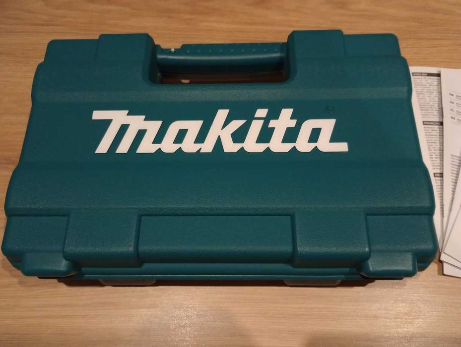 Wkrętak akumulatorowy Makita DF001DW 6Nm (akcesoria, ładowarka USB)