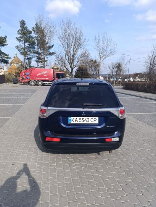 Продаю Mitsubishi Outlander Se 2013