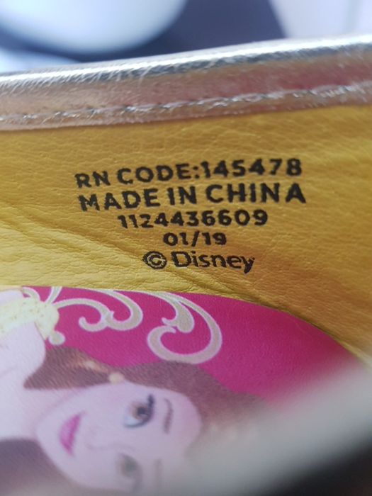 Sabrinas fantasia douradas tam.23