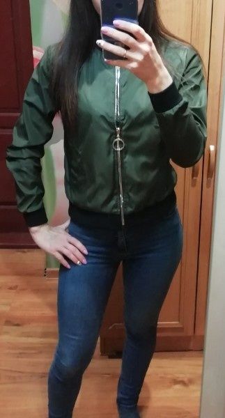Продам бомбер женский