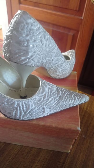 Продаю свадебные туфли