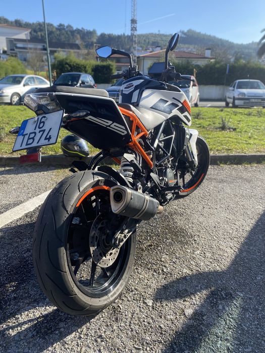 KTM Duke 125cc.