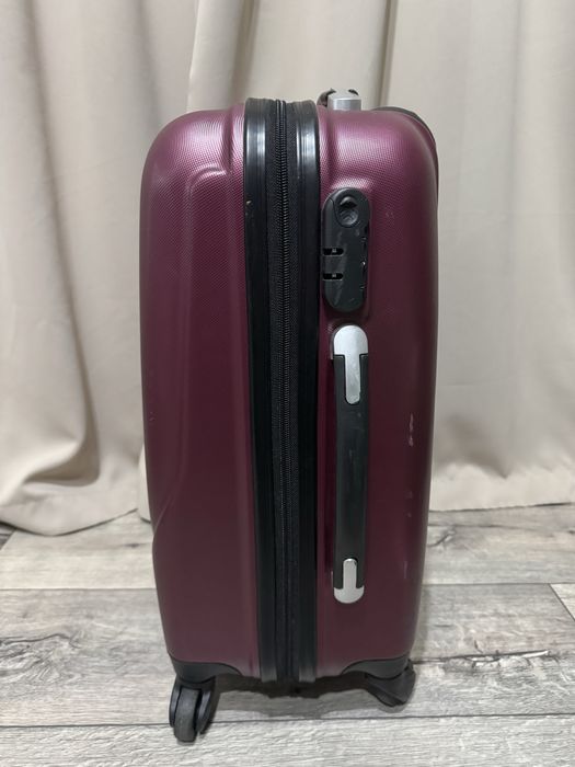 Валіза  супер GRAVITT