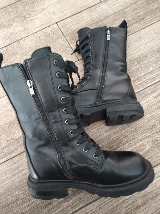 Черевики берци чорного кольору