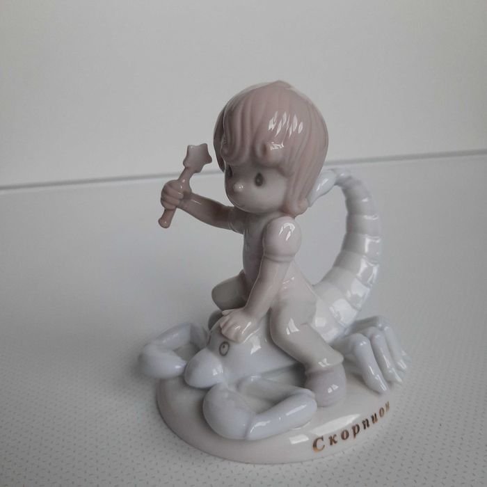 * Статуетка порцелянова Pavone - знак зодіаку скорпіон