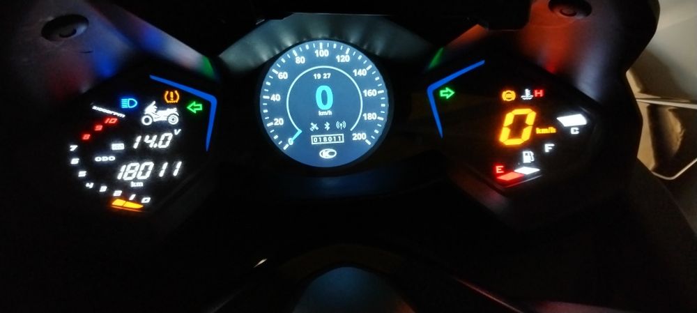 Kymco AK 550 (2018) | Apenas 18.000 km | Como Nova (Noodoe/Brembo)