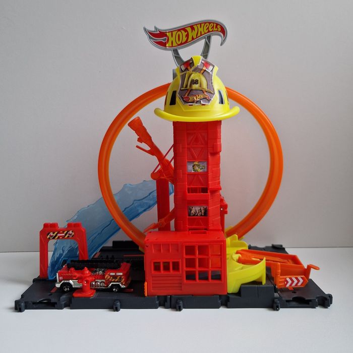 Трек Хот Вілс Пожежна Станція Hot Wheels City Super Loop Fire