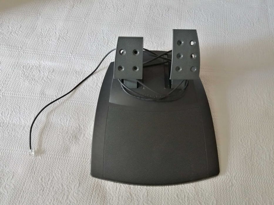 Volante e pedais da Microsoft SideWinder