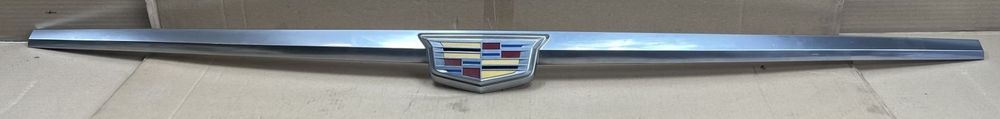 O3 CADILLAC ESCALADE IV 2014 - BLENDA LISTWA KLAPY CHROM EMBLEMAT 23170347