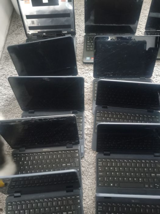 Laptopy 2w1 sprawne płyty i baterie 8gb ram Lenovo 500w Gen3 i inne
