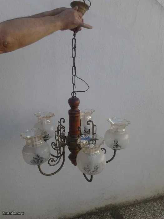 Candeeiro antigo de teto