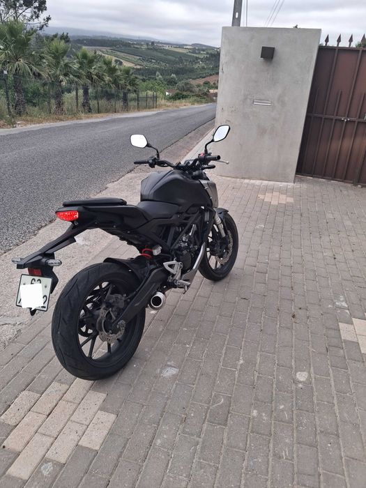 Honda Cb125r/ Aceito trocas