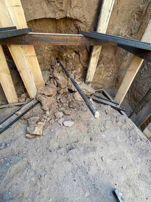 Прокол БУРІННЯ ГНБ комунікації під землею