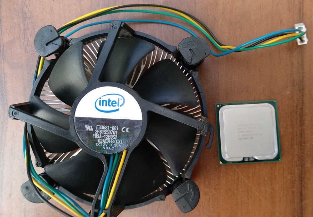 Intel E4600 (2,40GHz), EN9400GT